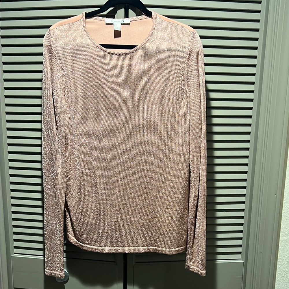 Elegant Women's Shimmering Top